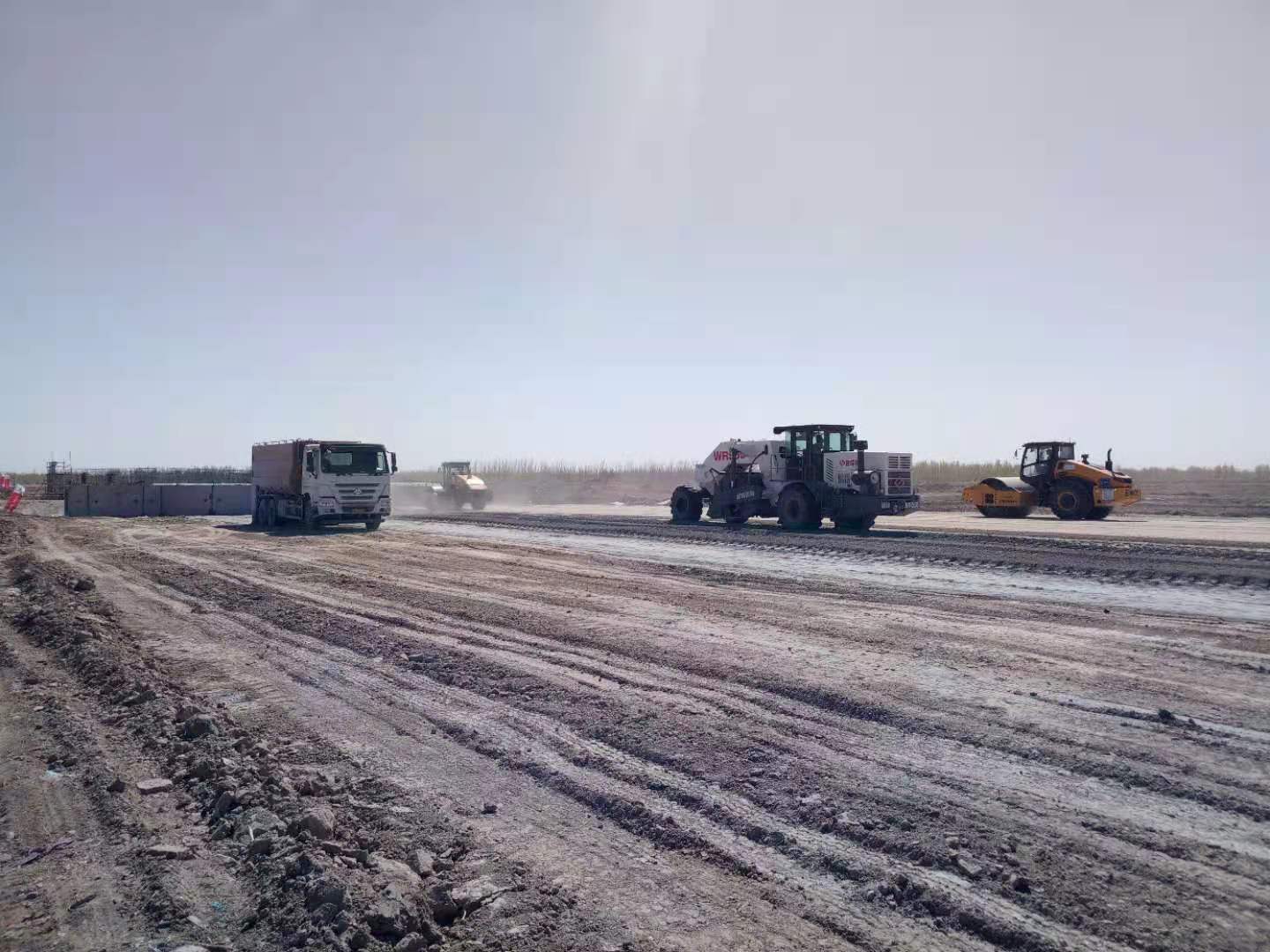 路拌機(jī)多功能施工機(jī)器使用注意事項多